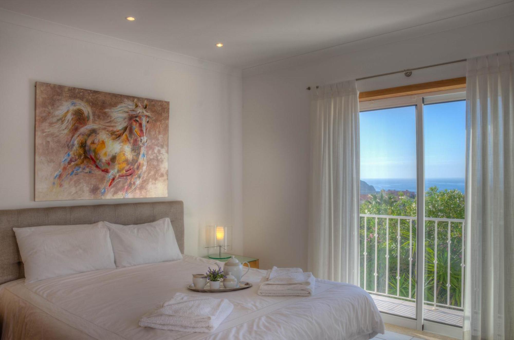 Villa Montanha, Luxury Coastal Villa, With Swimming Pool, Loungers And Alfresco Dining, 10 Min Walk To The Beautiful Praia Da Luz Beach, Shops, Bars And Restaurants! Экстерьер фото